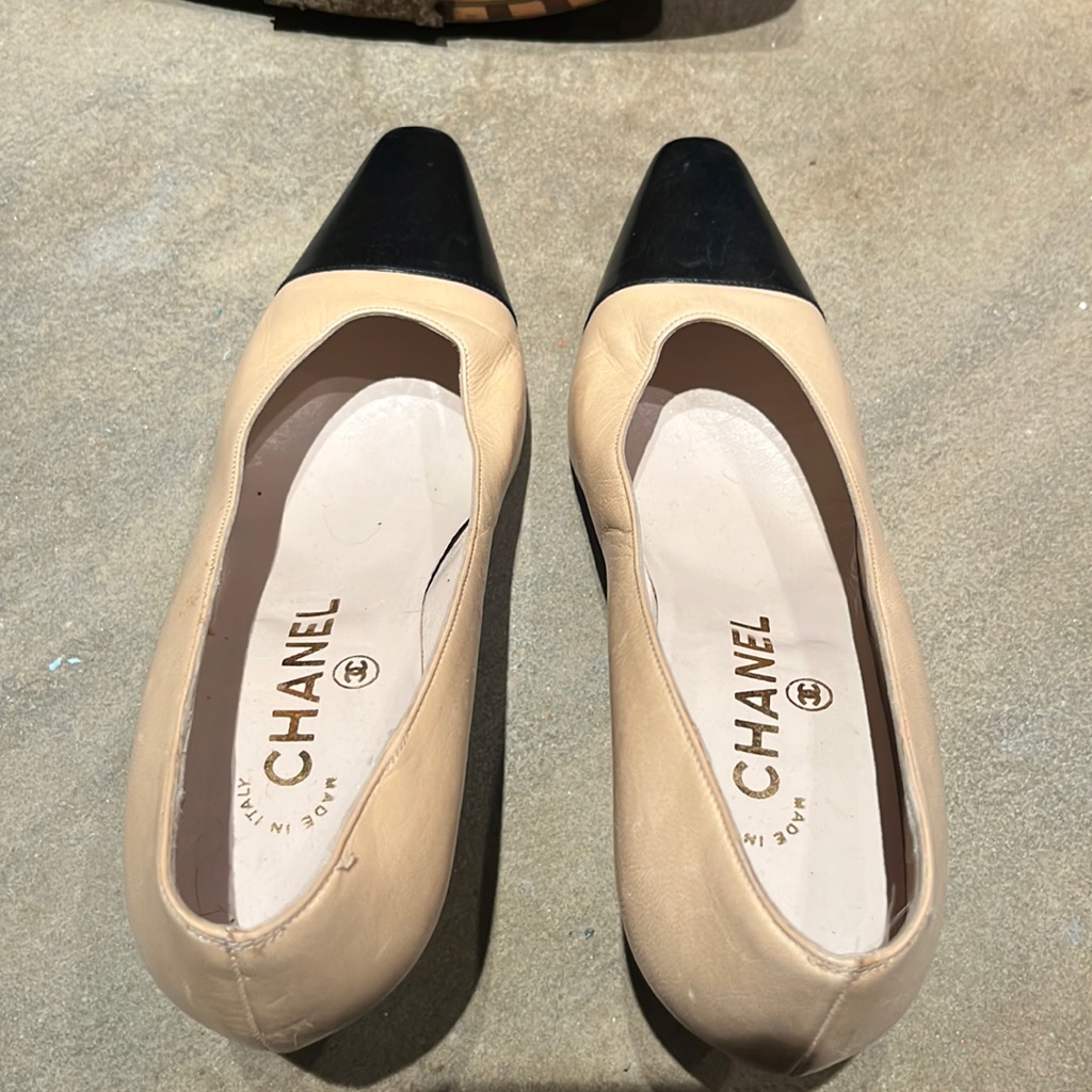 Vintage Classic Black Toe Chanel Pump Size 35